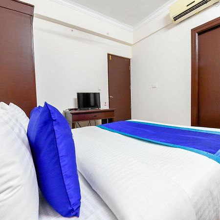 Oyo 11309 Hotel Green Land Residency Kochi Bagian luar foto