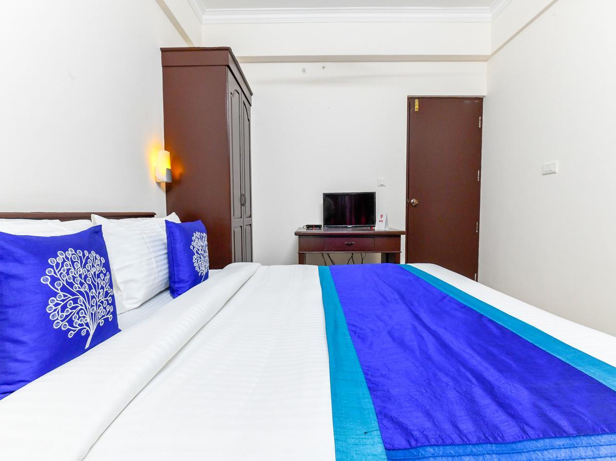 Oyo 11309 Hotel Green Land Residency Kochi Bagian luar foto