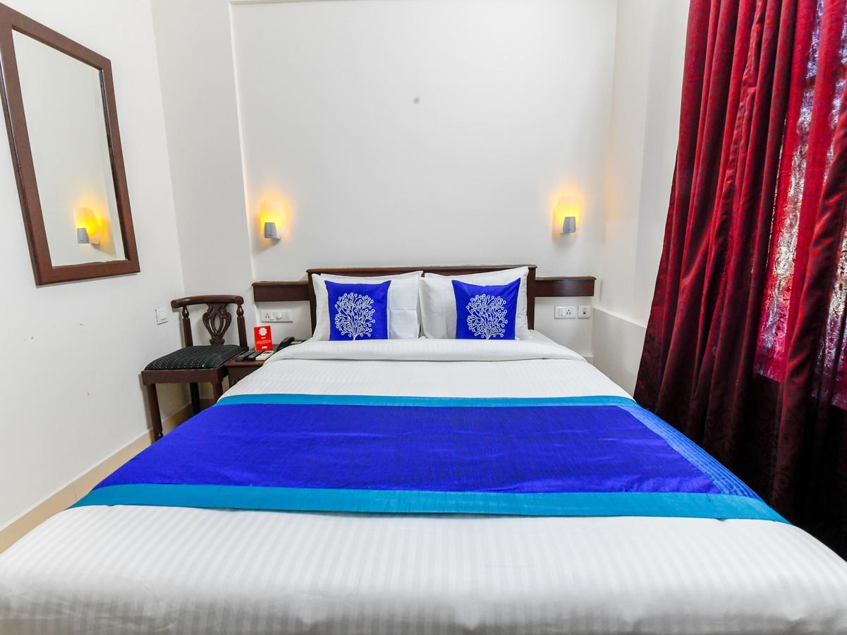 Oyo 11309 Hotel Green Land Residency Kochi Bagian luar foto