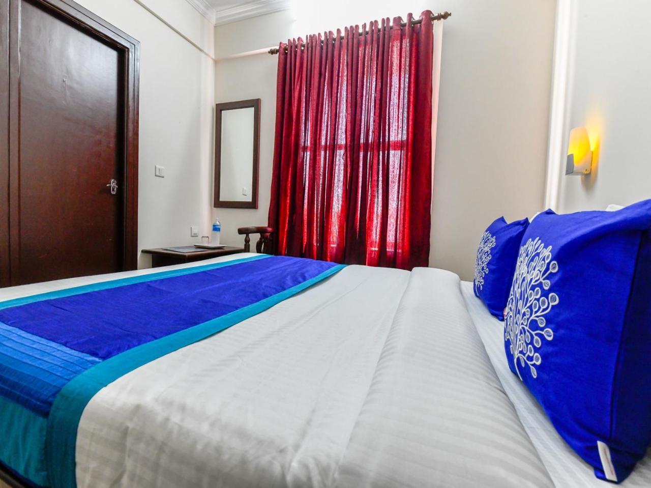 Oyo 11309 Hotel Green Land Residency Kochi Bagian luar foto