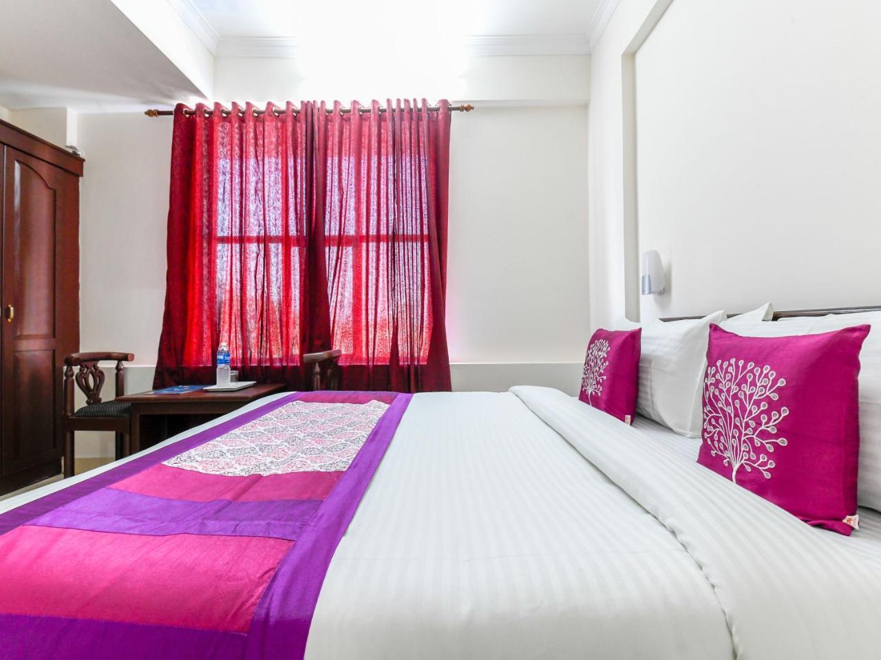 Oyo 11309 Hotel Green Land Residency Kochi Bagian luar foto