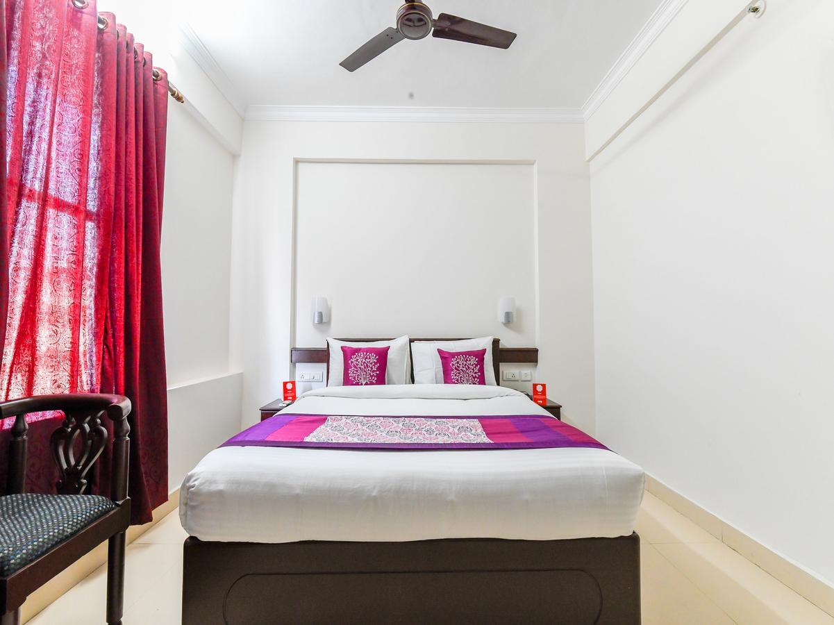 Oyo 11309 Hotel Green Land Residency Kochi Bagian luar foto