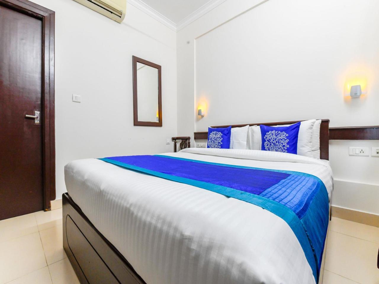 Oyo 11309 Hotel Green Land Residency Kochi Bagian luar foto