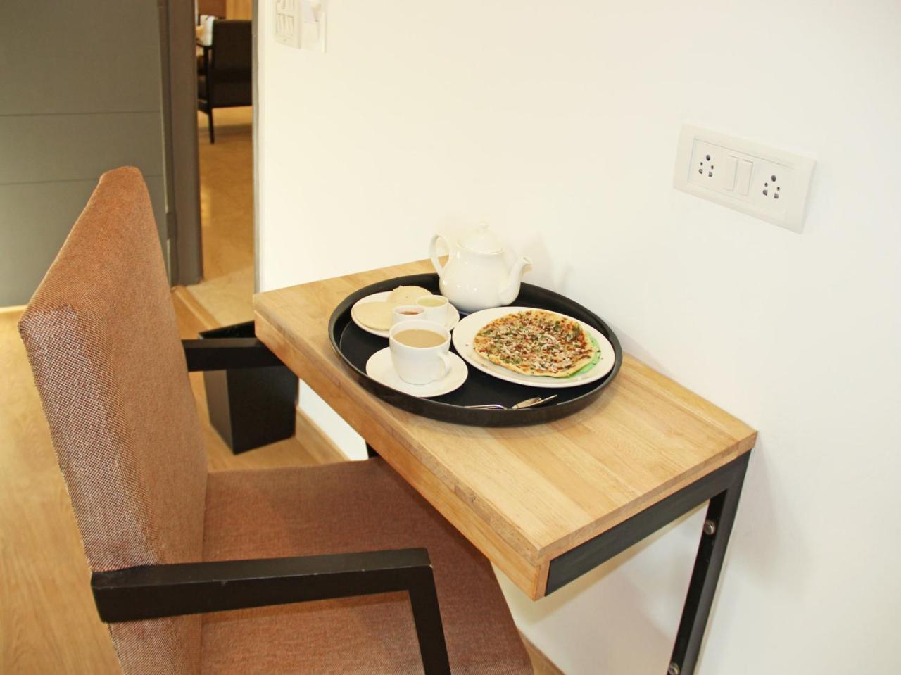 Oyo 11309 Hotel Green Land Residency Kochi Bagian luar foto