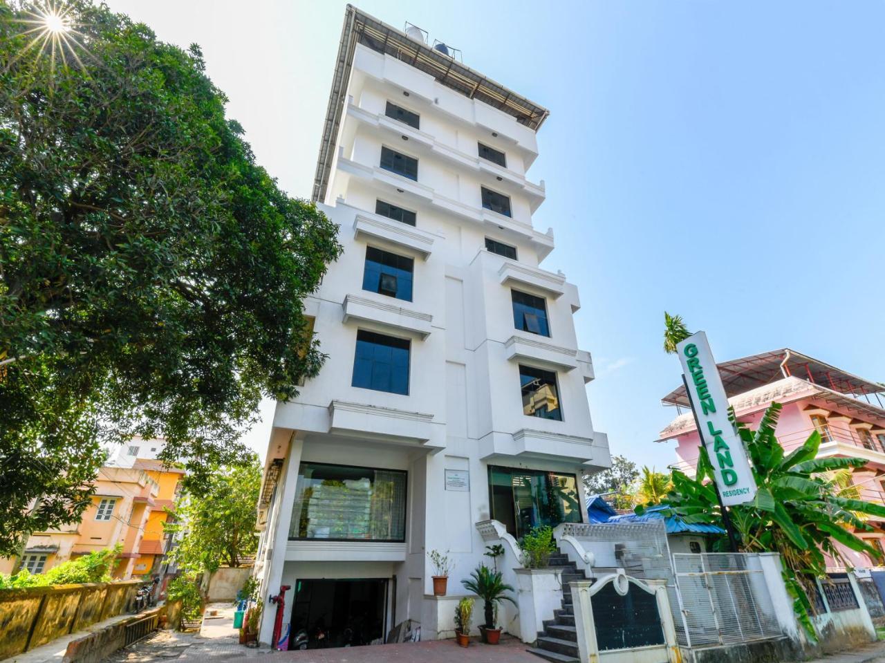 Oyo 11309 Hotel Green Land Residency Kochi Bagian luar foto