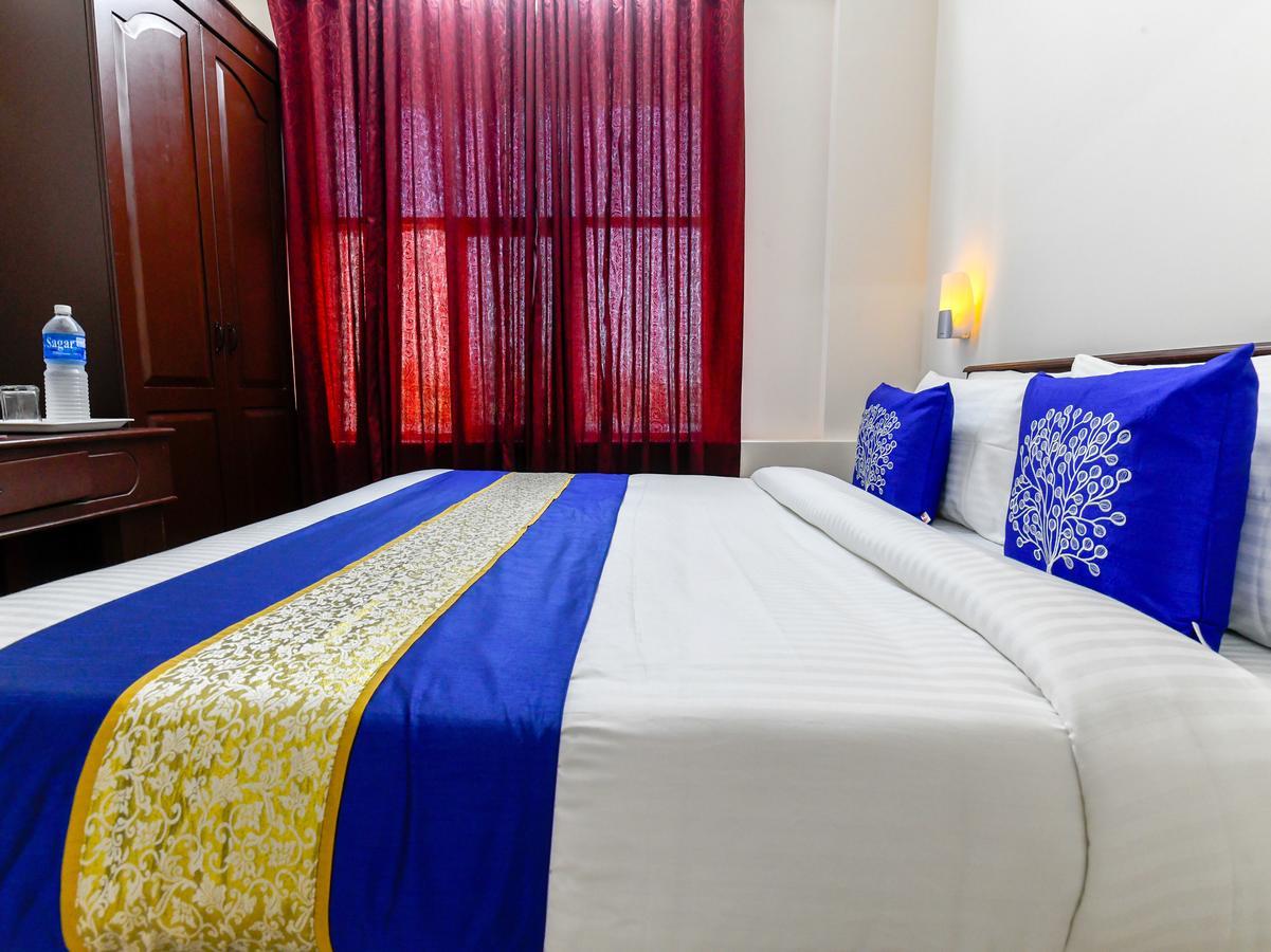 Oyo 11309 Hotel Green Land Residency Kochi Bagian luar foto