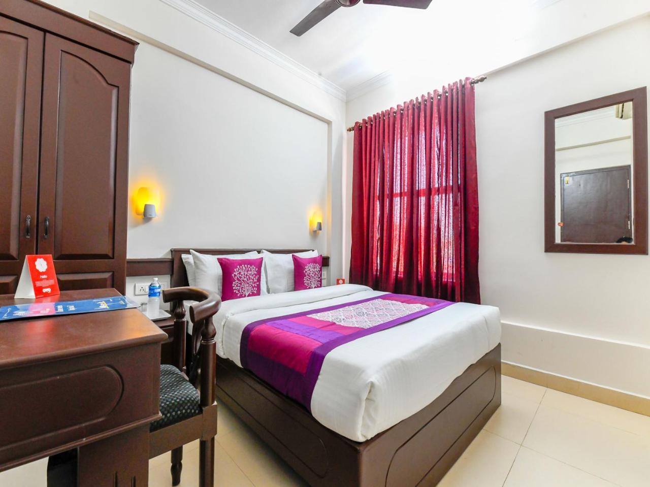 Oyo 11309 Hotel Green Land Residency Kochi Bagian luar foto